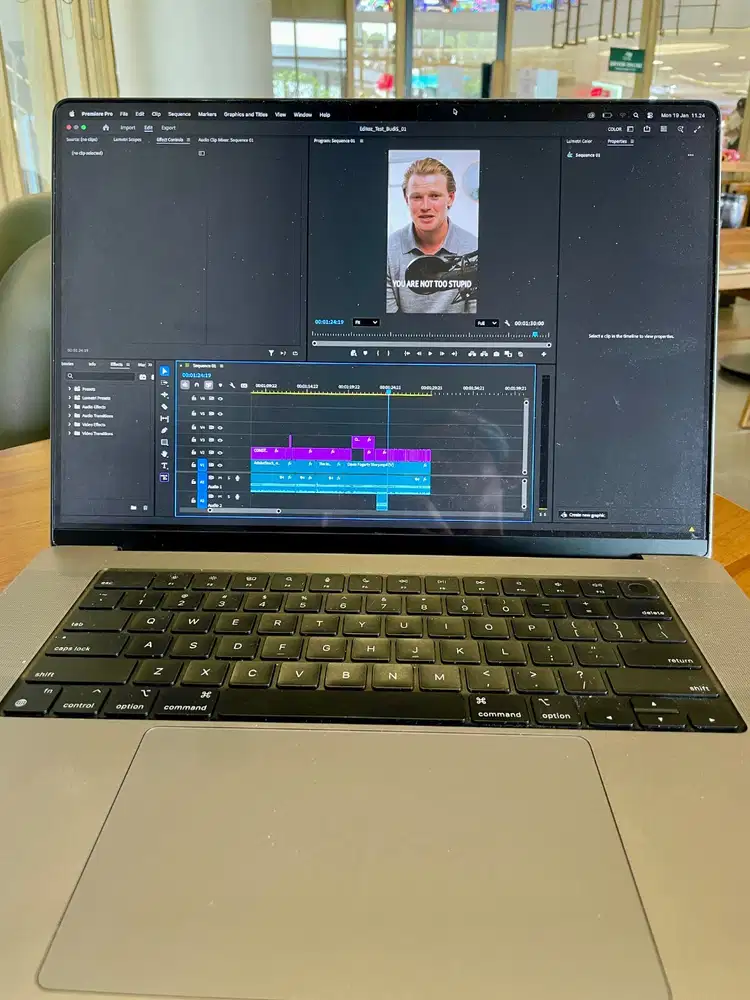 macbook pro M1 Max 16 inch