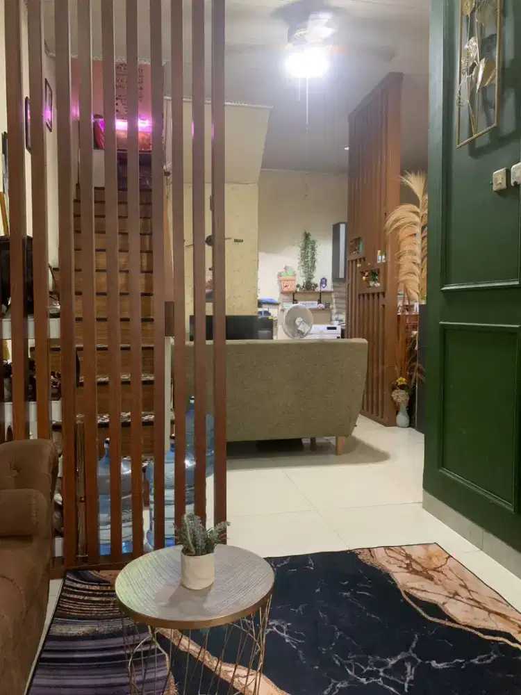 Dijual Rumah 2 Lantai di Kebon Nanas, Jakarta Timur