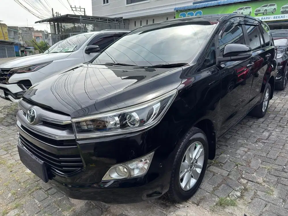 Innova 2.4 V Automatic Diesel 2019 Hitam