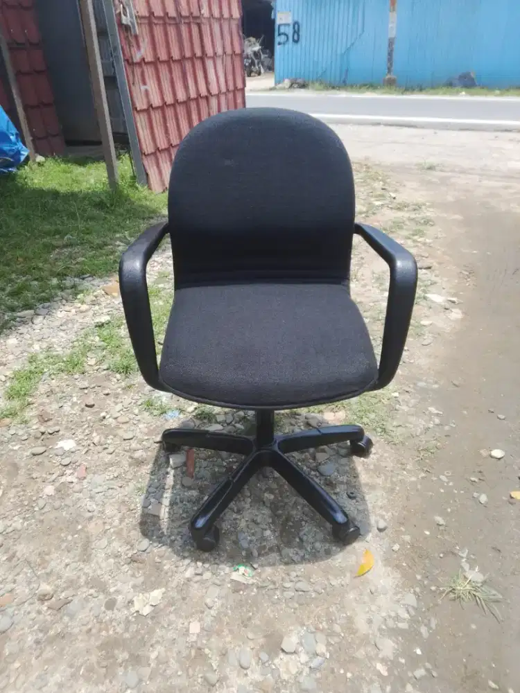 Kursi Kantor Manager Bekas Murah