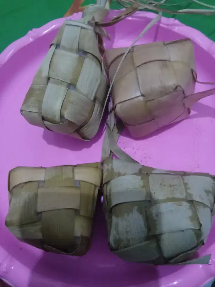 Ketupat matang siap santap