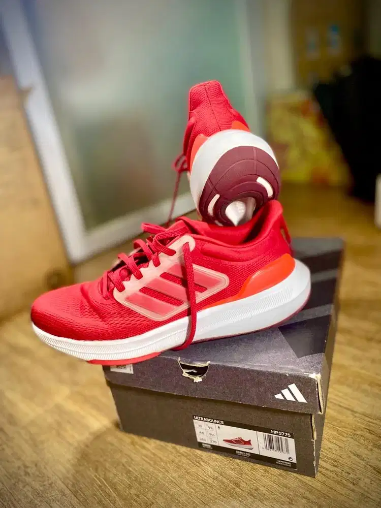 [WTS] Sepatu Running Adidas Ultra Bounce Warna Merah Sz 44 US 10