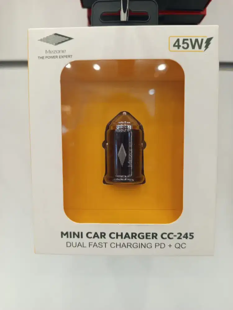 Mini car charger by mezone