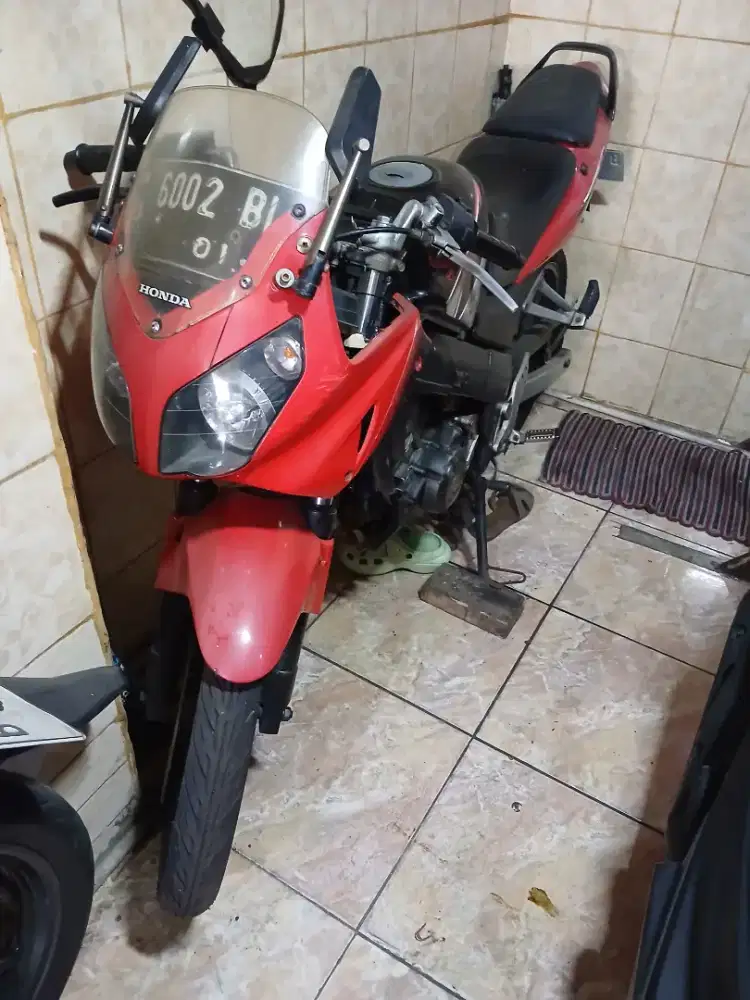 HONDA CB150R CBU THAILAN DI GNG SAHARI ANCOL