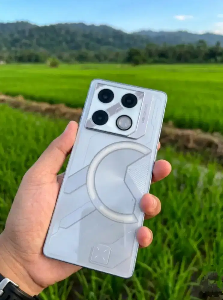 Infinix GT 20 Pro Gaming Super Amoled