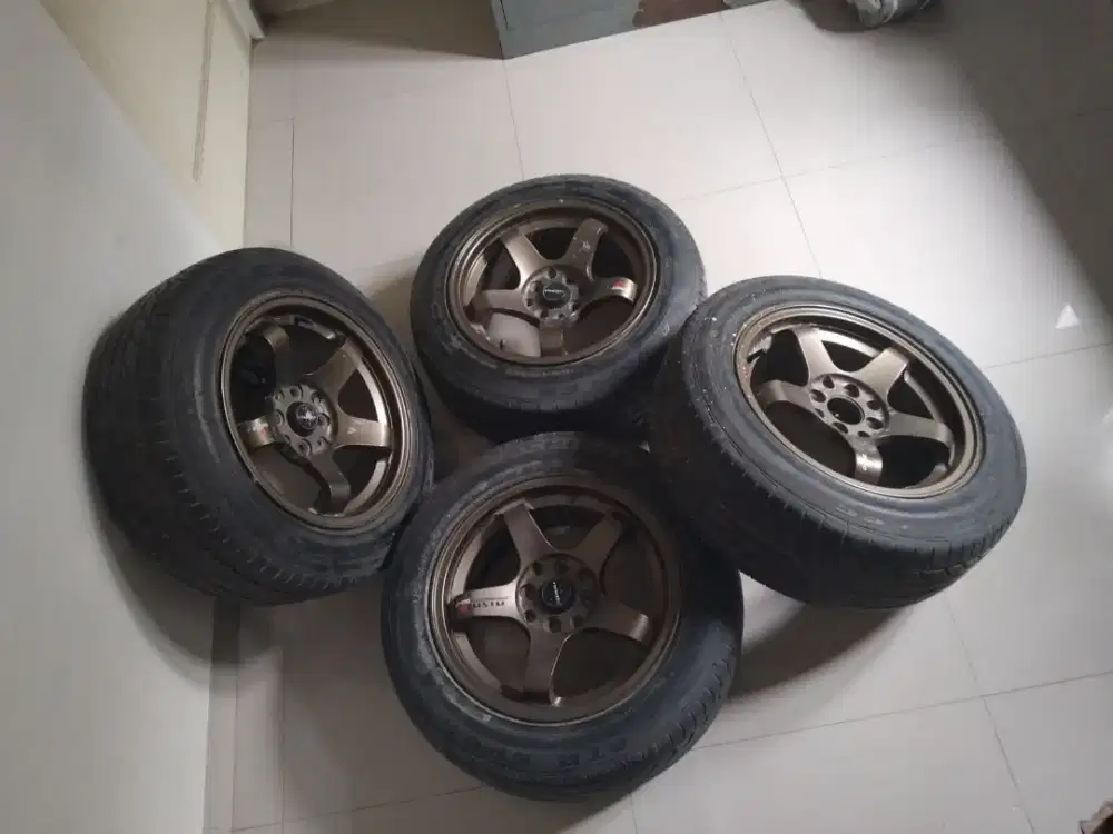Velg Nismo R15 dan Ban