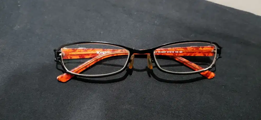 Frame kacamata Playboy