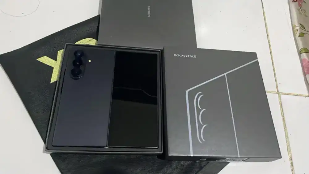 Samsung z fold 7 12/512GB mulus like new garansi resmi indonesia.