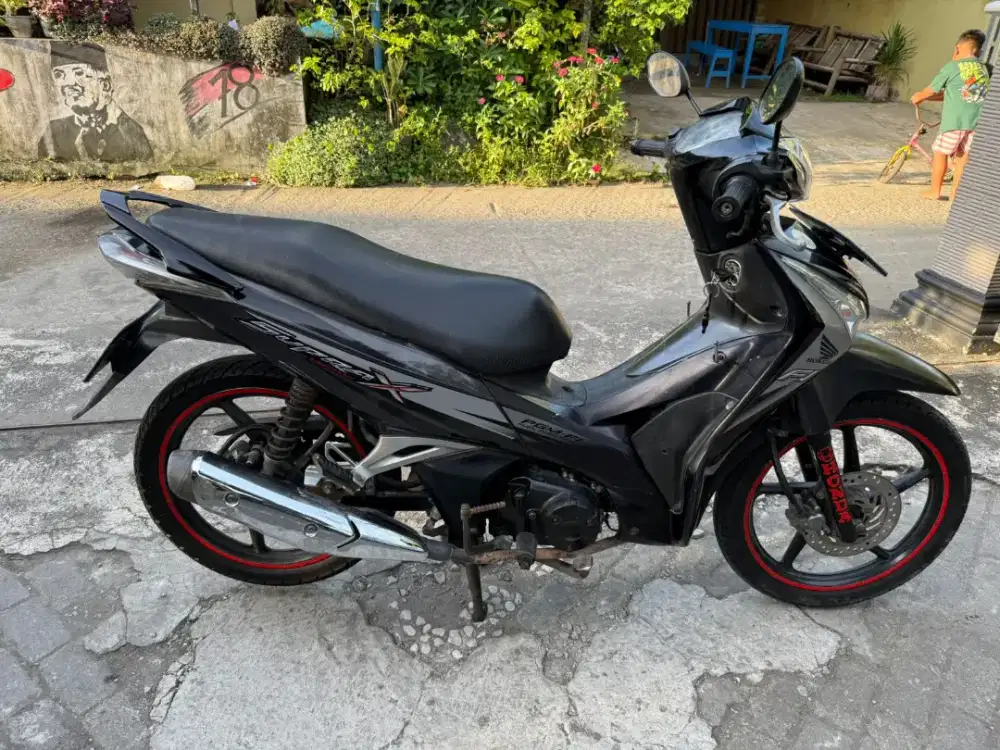 Honda Supra helm in injeksi THN 2012 plat AD klaten