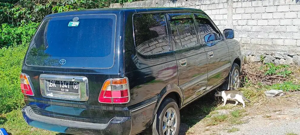 Dijual cepat mobil pribadi pemakaian pertama