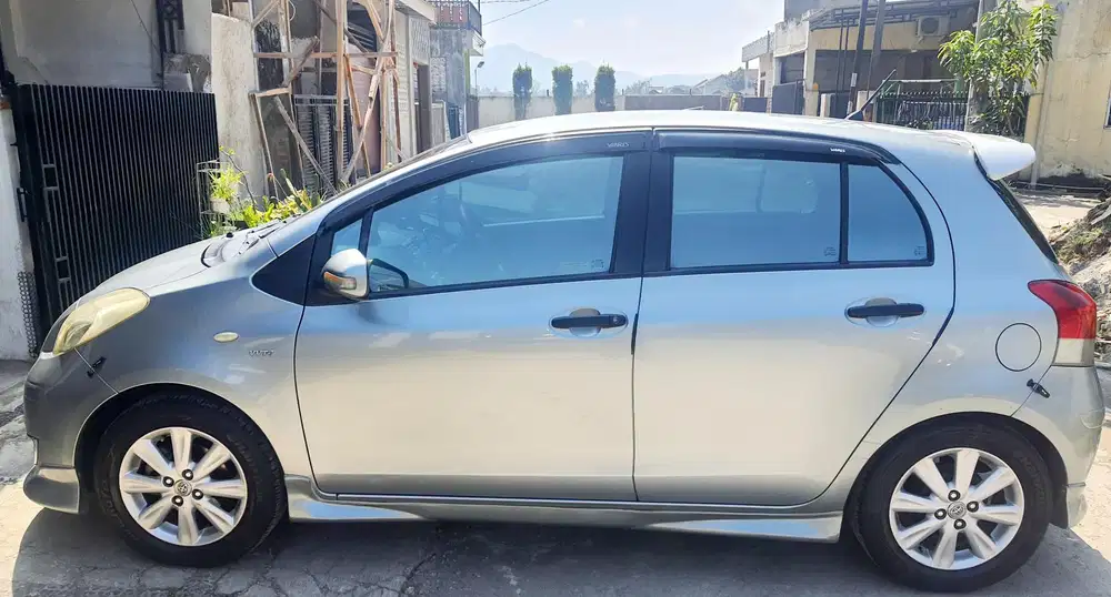 Toyota Yaris 2010 Bensin