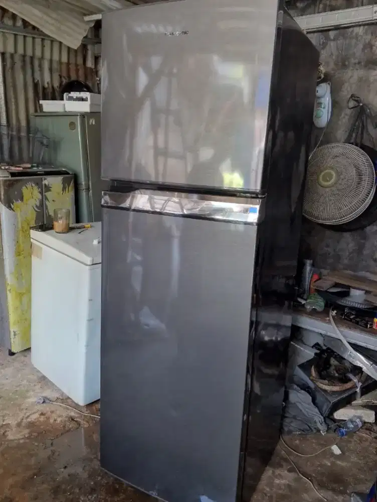 kulkas 2 pintu PANASONIC