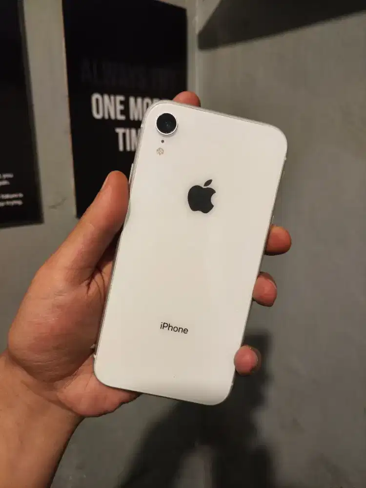 iPhone XR 64Gb White