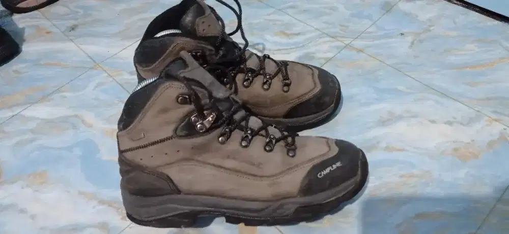 Sepatu Gunung Merk Campline