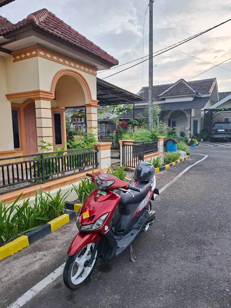 Merk : Yamaha Model : Mio Smile Umur : 16 Tahun (2010) jenis : MATIC