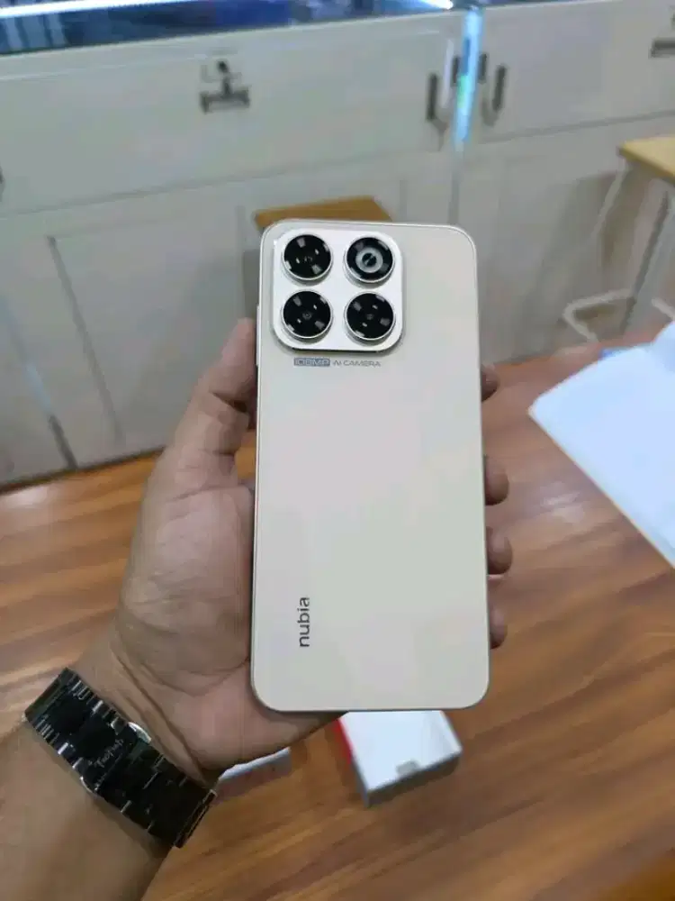 Nubia V70 NFC (20/256 GB)