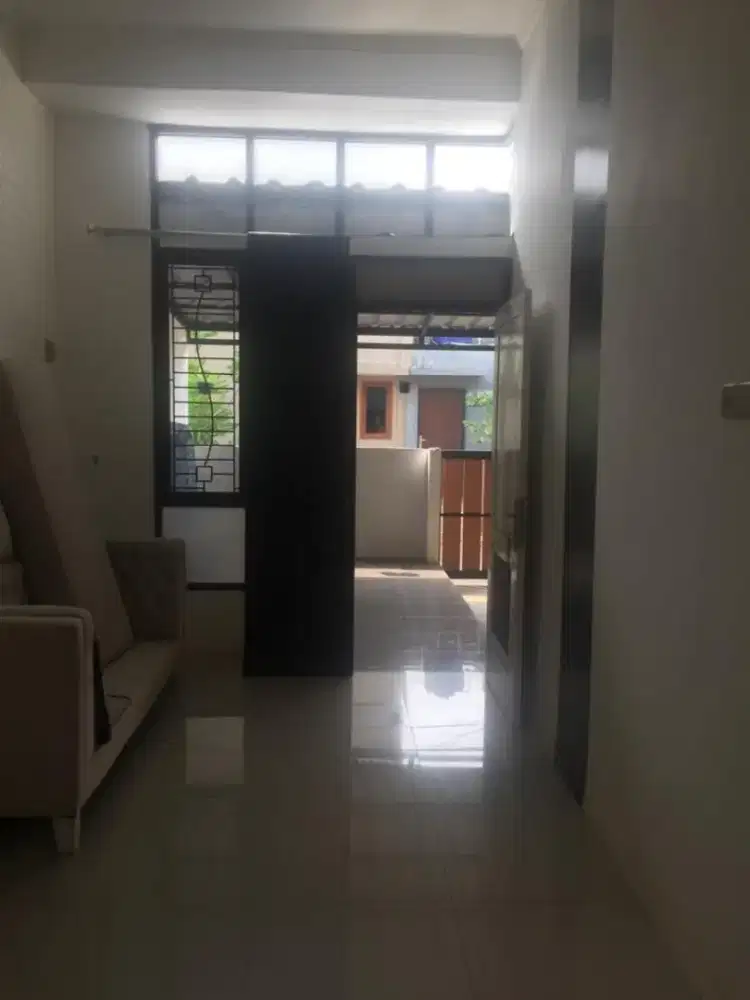 Di sewakan rumah di Puri Bintaro Indah blok A2 no 21