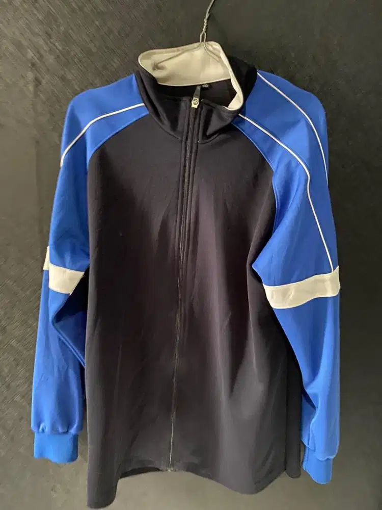 jaket biru item