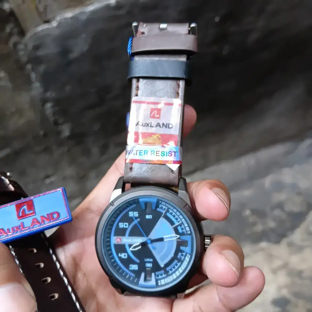 Jam tangan auxland