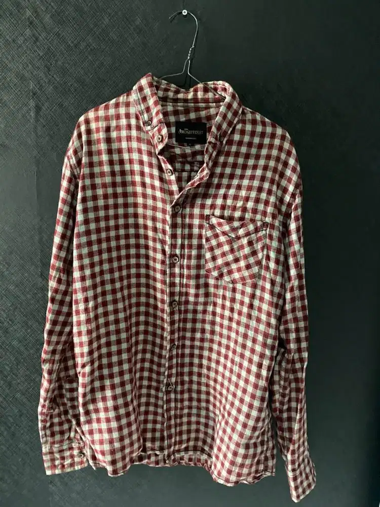 kemeja warna merah kotak