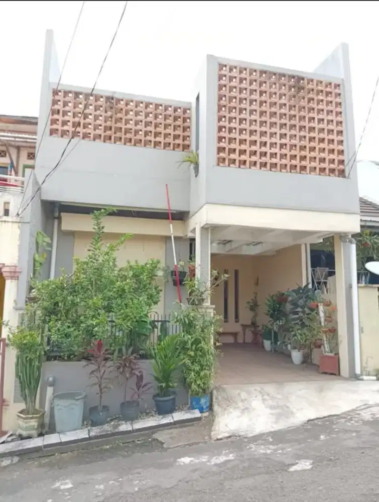 Jual cepat rumah cantik minimalis modern style. Bukit Golf Cibubur.