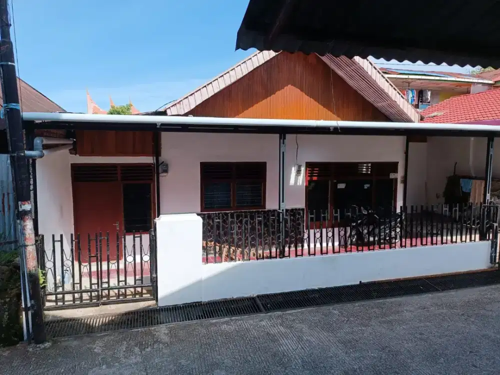 Dijual Rumah LT 192 LB 139, Sudah Dibagi 3 Unit Siap Huni