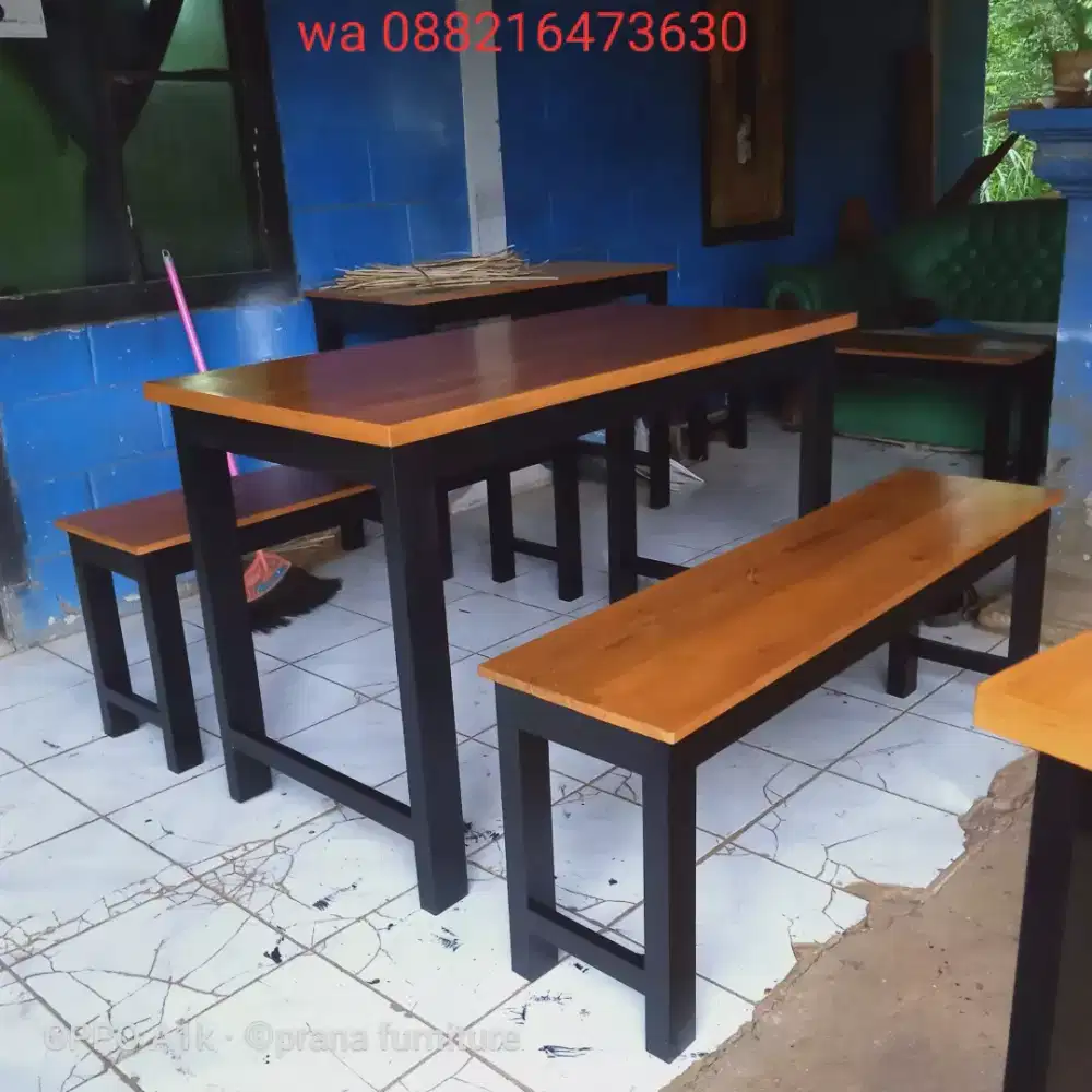 Meja kursi cafe dan makan warteg