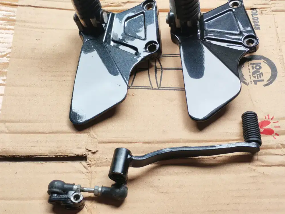 STEP Depan Sepasang Kawasaki ninja RR old