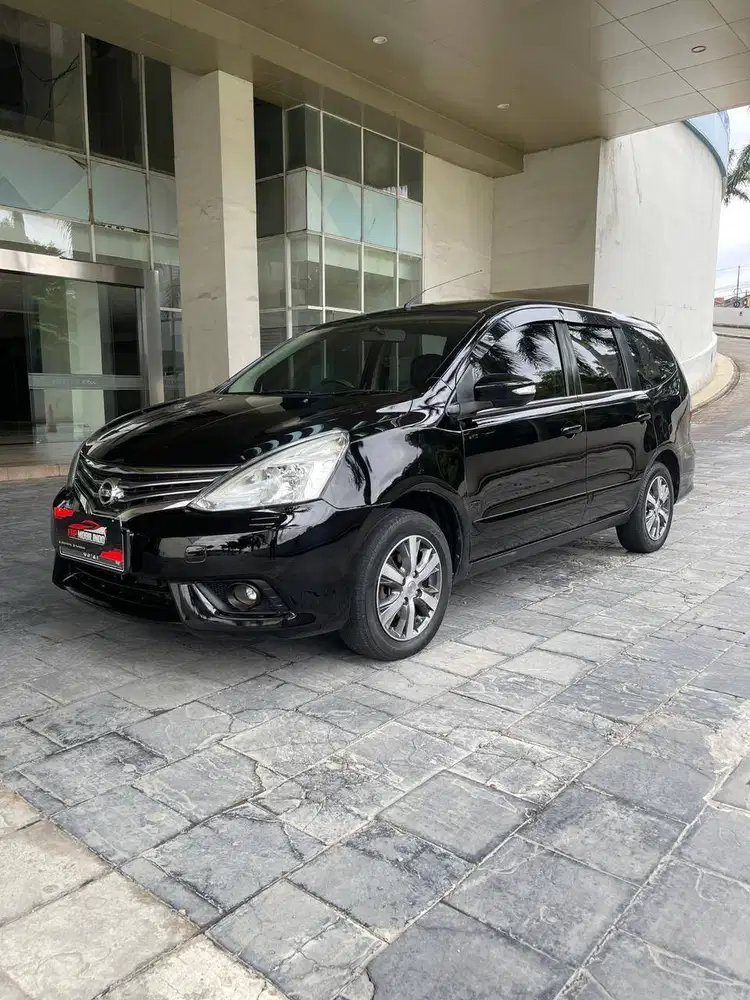 Nissan Grand Livina XV AT 2017