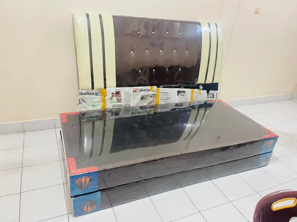 dijual cepat dipan dan alas