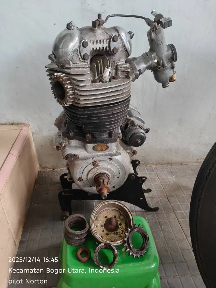 Mesin norton atlas 750cc twin