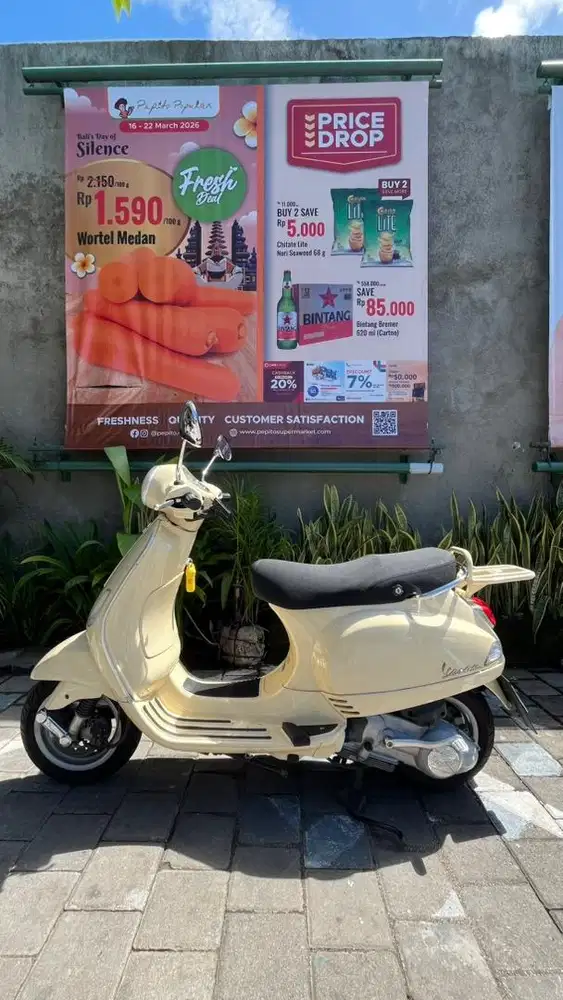 Vespa LX150 Italy