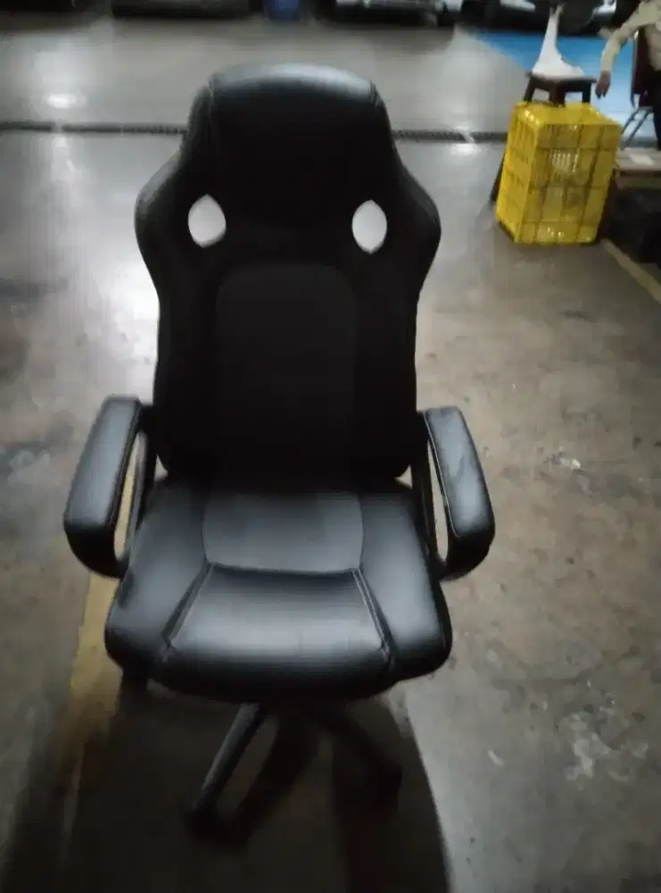 Kursi CEO gaming mulus siap duduk in