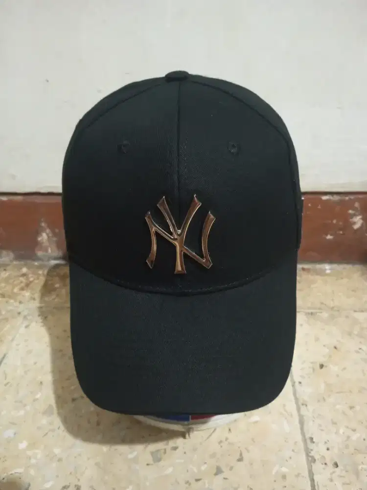 Topi New era x MLB NY logo besi second bekas