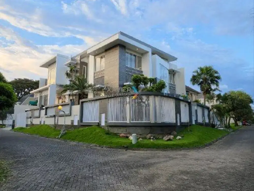 Dijual Rumah Mewah Hook di Boulevard Permata Jingga, Lowokwaru Malang