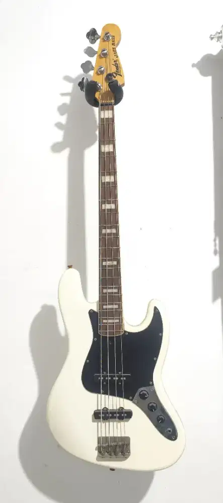Bass f*nder KW jazz bass