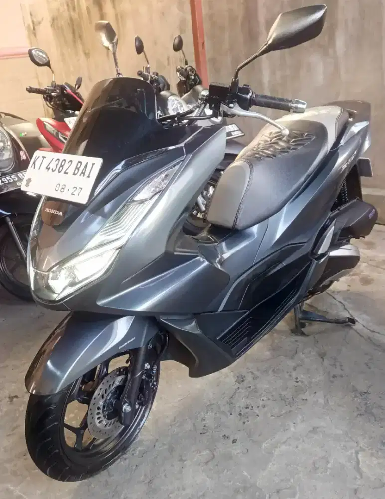 Honda PCX 160 2022 mulus garansi mesin