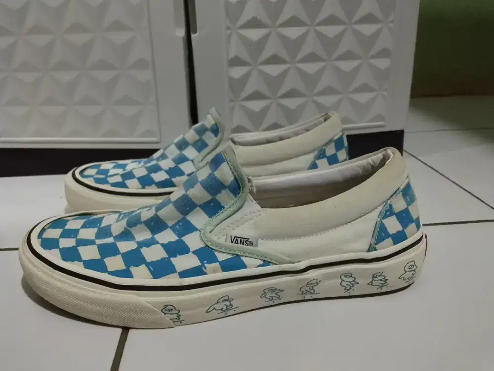 Sepatu Vans slip on kakao freinds checkerboard