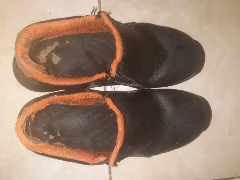 Sepatu Safety Soes Kitchen Merk KING