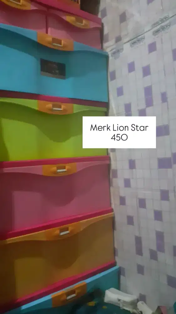 Lemari Pkaian Lion Star