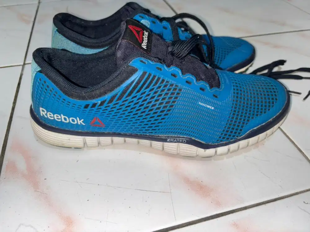 Sepatu Training (Jogging, Gym)