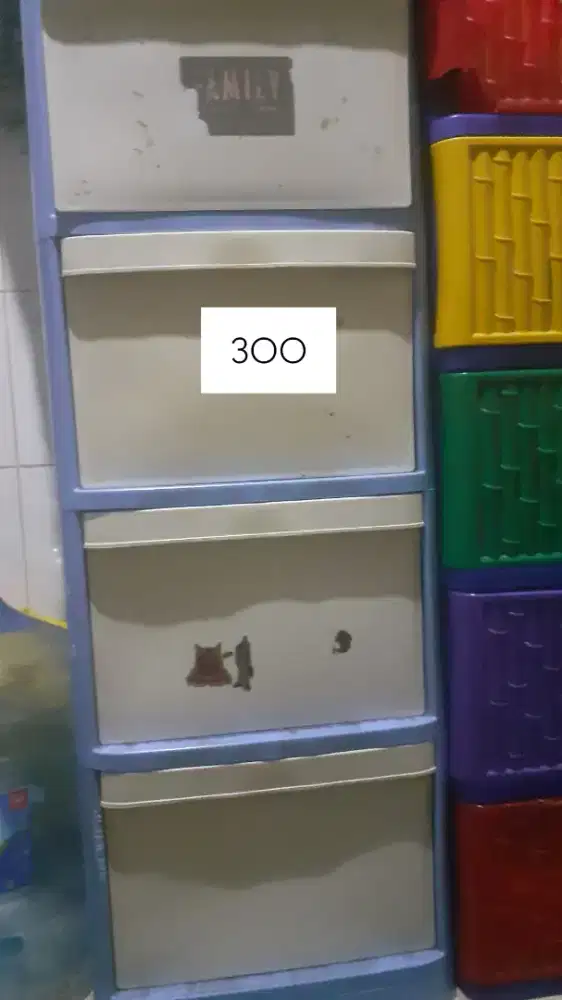 Lemari Pakaian Lion Star