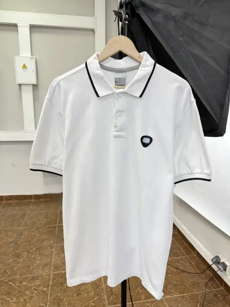 Kaos kerah NIKE ACG Center L