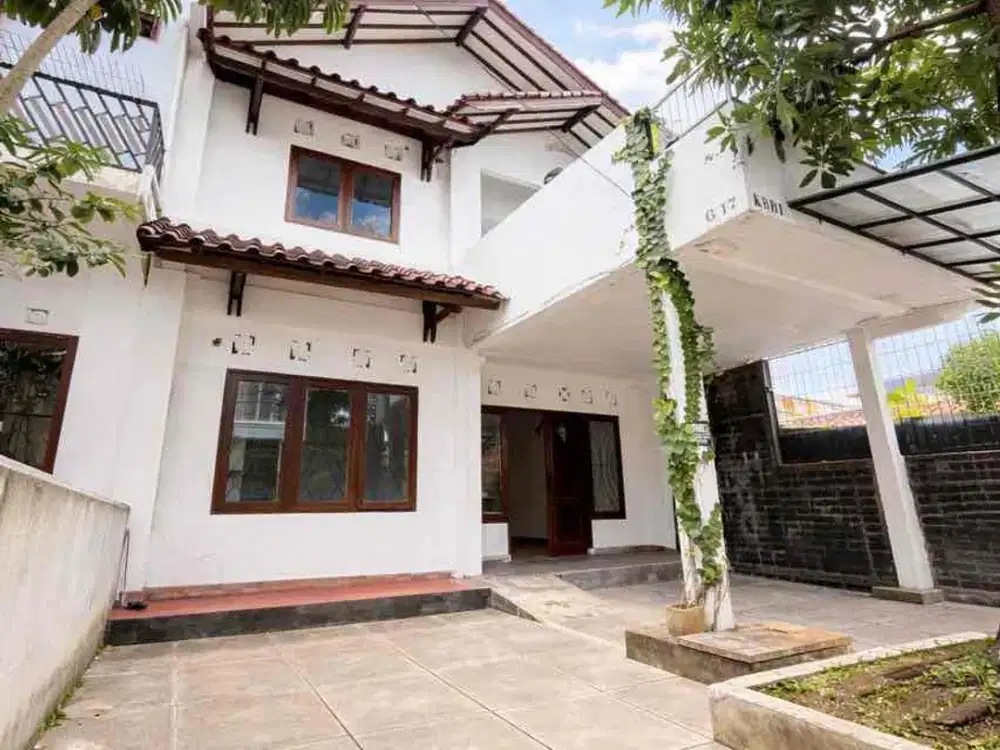 Rumah lokasi Jaksel, Harga Depok – Tanah Luas di Lokasi Strategis!