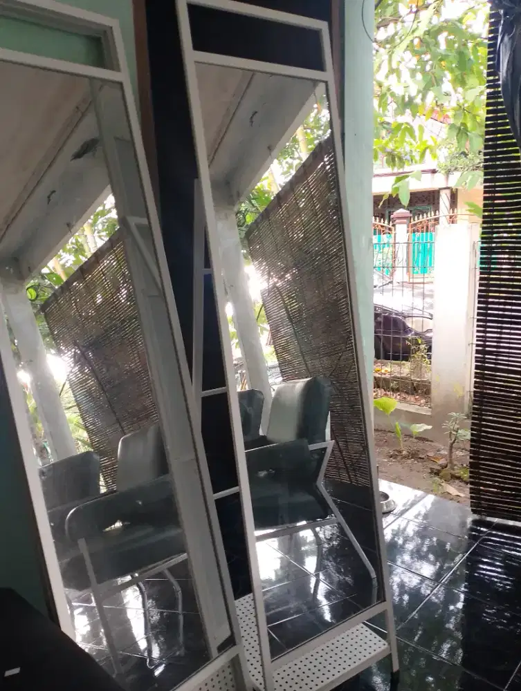 Cermin Informa Exclusive