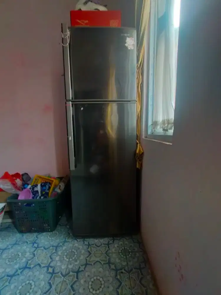 kulkas sharp 2pintu