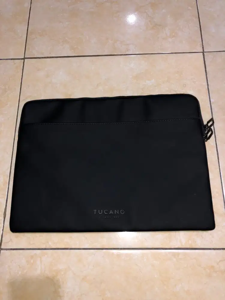 TAS Laptop Tucano GOMMO SLEEVE - BLACK