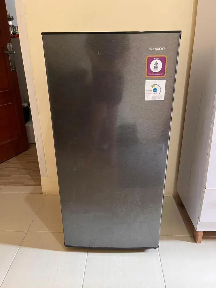 Kulkas Sharp 1 Pintu 166L Kondisi Mulus