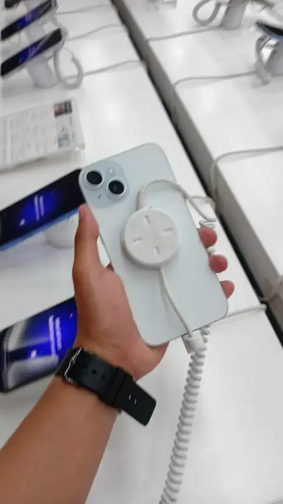 READY IPHONE 15 BASIC & PLUS KREDIT INDODANA BUNGA 0%