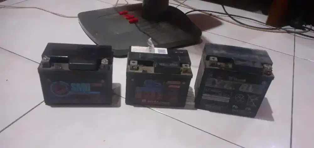 Dijual aja nh aki bekas matic lama di taro aja ada 3 aki